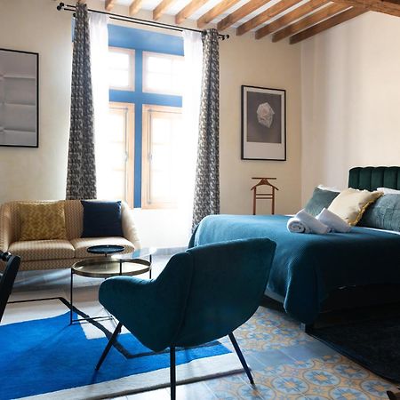 La Maison D'En Bas Des Seigneurs Кюкюрон Екстер'єр фото