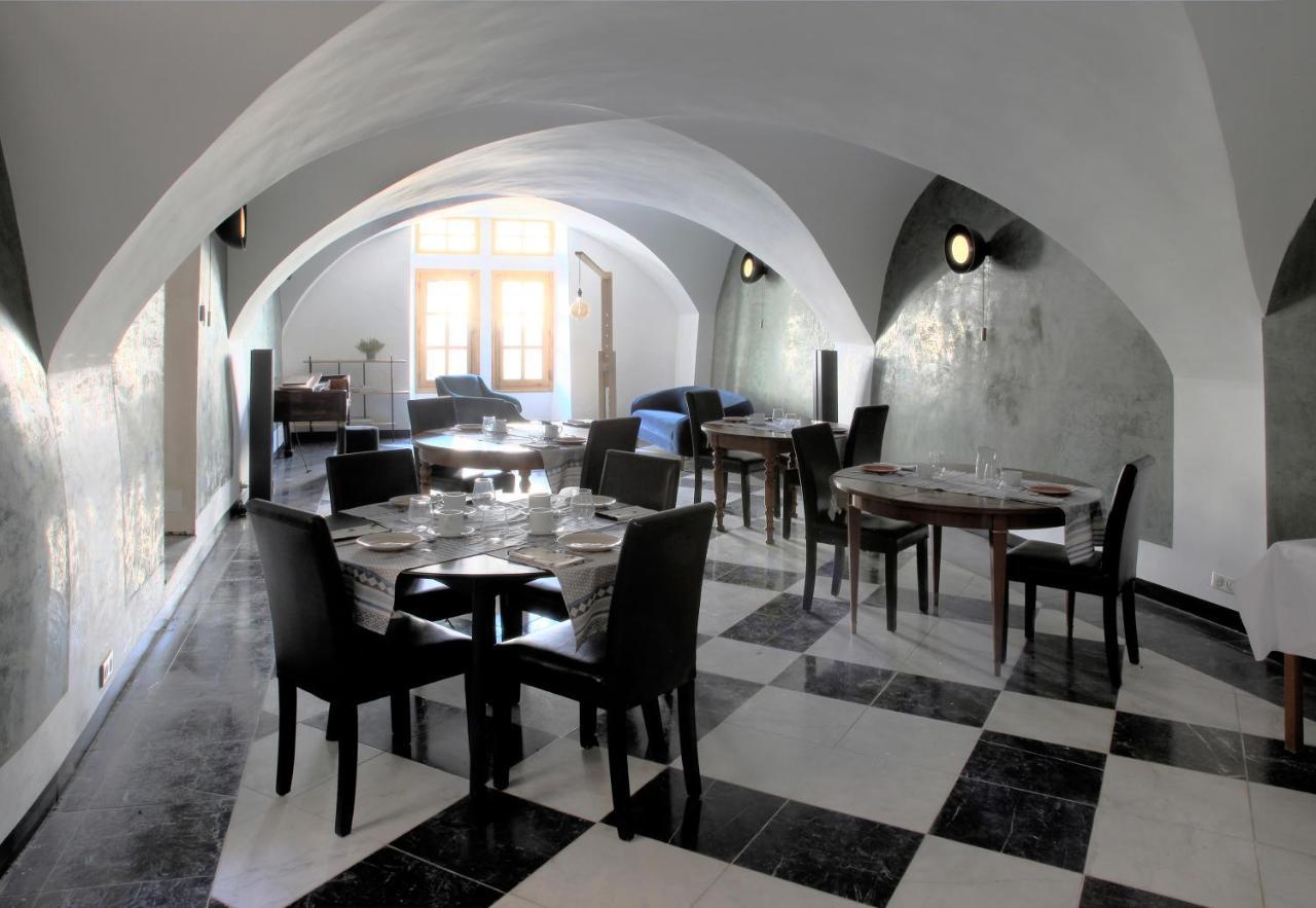 La Maison D'En Bas Des Seigneurs Кюкюрон Екстер'єр фото